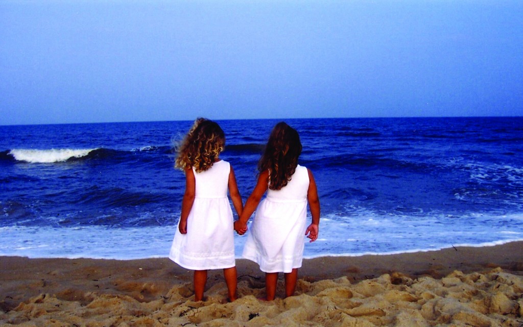girls_beach